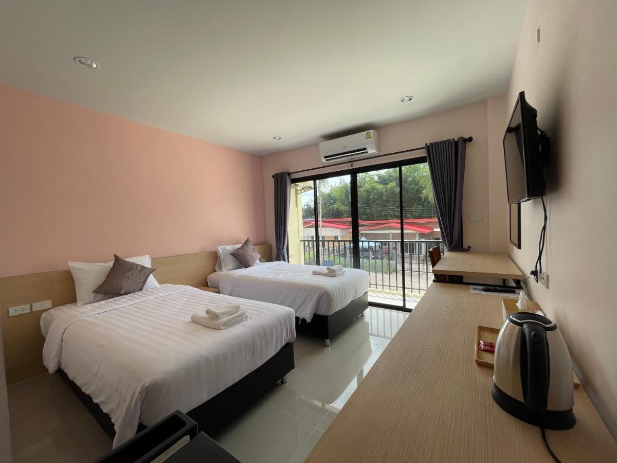 โรงแรมนิยม เอสทีเอ็น 2 - Niyom Stn 2 Hotel Ban Phue 外观 照片